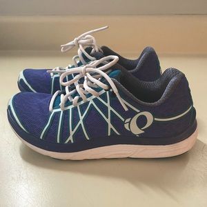 Women’s Pearl iZumi EM Road M3 Running Shoes
Size 8, worn once